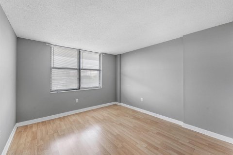 Купить кондоминиум в Саут-Палм-Бич, Флорида 3 комнаты, 97.83м2, № 2181056 - фото 22