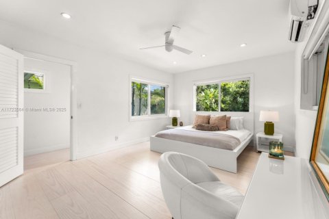 Casa en venta en Miami Beach, Florida, 4 dormitorios, 336.77 m2 № 1478866 - foto 25