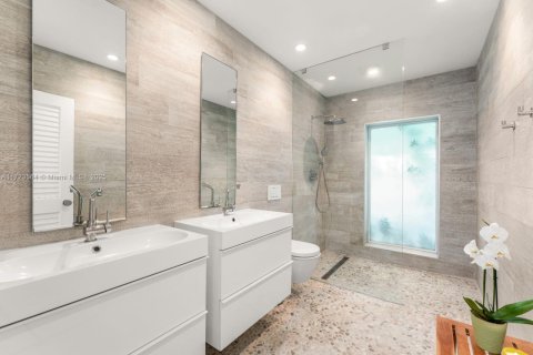 Casa en venta en Miami Beach, Florida, 4 dormitorios, 336.77 m2 № 1478866 - foto 23