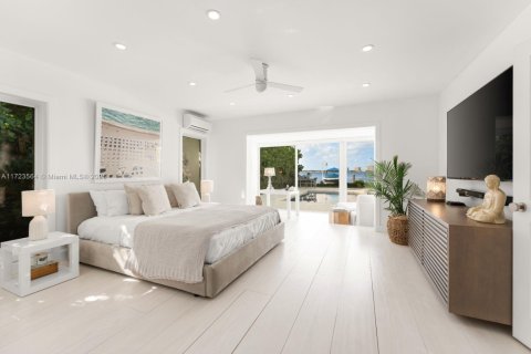 Casa en venta en Miami Beach, Florida, 4 dormitorios, 336.77 m2 № 1478866 - foto 9