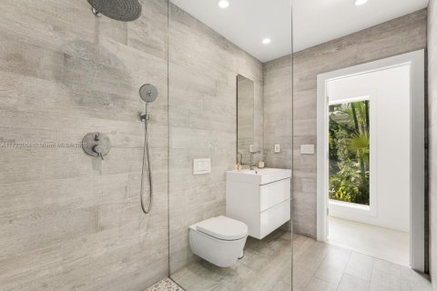 Casa en venta en Miami Beach, Florida, 4 dormitorios, 336.77 m2 № 1478866 - foto 27