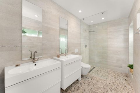 Casa en venta en Miami Beach, Florida, 4 dormitorios, 336.77 m2 № 1478866 - foto 20