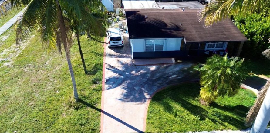 House in Sunrise, Florida 2 bedrooms, 105.17 sq.m. № 1997134