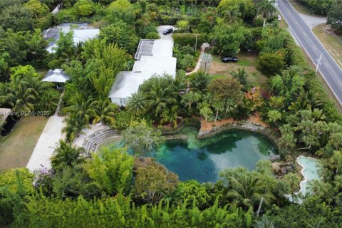 Купить виллу или дом в Хомстед, Флорида 6 комнат, 442.96м2, № 1935137 - фото 3