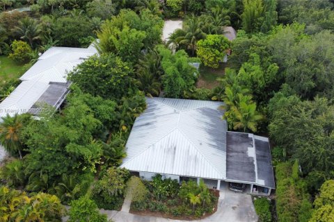 Купить виллу или дом в Хомстед, Флорида 6 комнат, 442.96м2, № 1935137 - фото 4