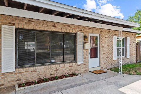 House in Orlando, Florida 4 bedrooms, 159.42 sq.m. № 1670611 - photo 3