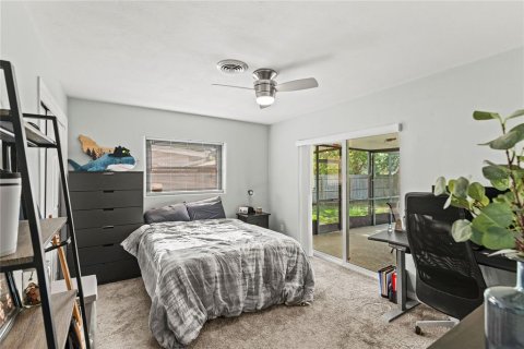 House in Orlando, Florida 4 bedrooms, 159.42 sq.m. № 1670611 - photo 23