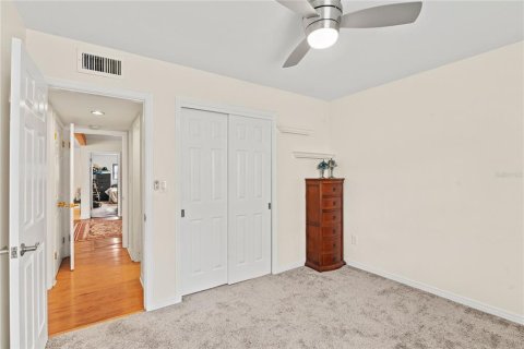 House in Orlando, Florida 4 bedrooms, 159.42 sq.m. № 1670611 - photo 28