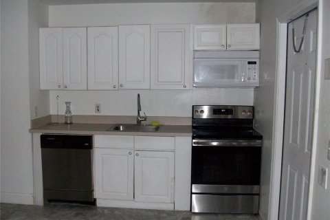 Townhouse in Davenport, Florida 1 bedroom, 37.16 sq.m. № 1915944 - photo 3
