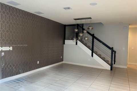 Купить таунхаус в Дорал, Флорида 4 спальни, 187.66м2, № 1971573 - фото 15