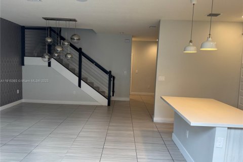 Купить таунхаус в Дорал, Флорида 4 спальни, 187.66м2, № 1971573 - фото 16