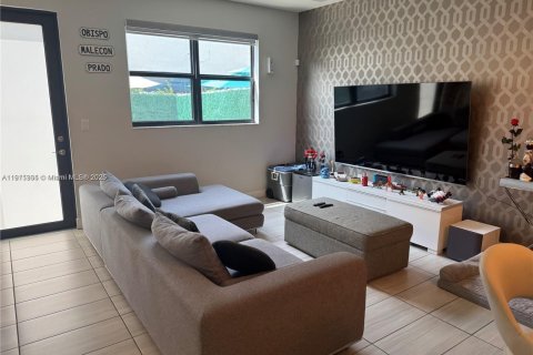 Купить таунхаус в Дорал, Флорида 4 спальни, 187.66м2, № 1971573 - фото 8