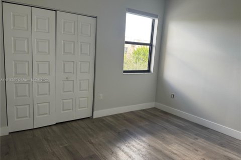 Купить таунхаус в Дорал, Флорида 4 спальни, 187.66м2, № 1971573 - фото 22