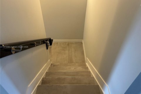 Купить таунхаус в Дорал, Флорида 4 спальни, 187.66м2, № 1971573 - фото 17