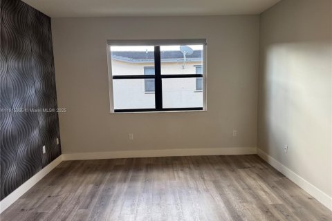 Купить таунхаус в Дорал, Флорида 4 спальни, 187.66м2, № 1971573 - фото 20