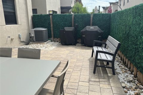 Купить таунхаус в Дорал, Флорида 4 спальни, 187.66м2, № 1971573 - фото 10