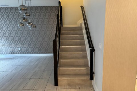 Купить таунхаус в Дорал, Флорида 4 спальни, 187.66м2, № 1971573 - фото 18