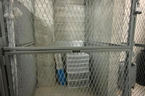 Copropriété à louer à Miami, Floride: 2 chambres, 86.86 m2 № 1943817 - photo 26