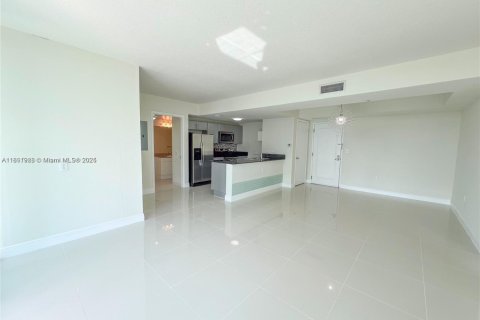 Copropriété à louer à Miami, Floride: 2 chambres, 86.86 m2 № 1943817 - photo 6