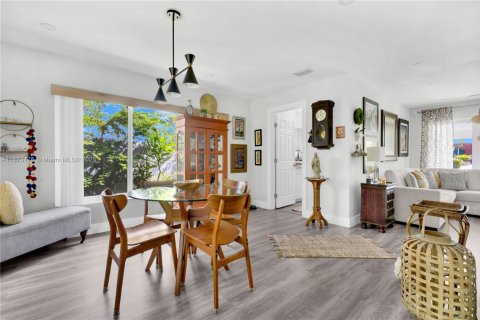 Villa ou maison à vendre à Wilton Manors, Floride: 3 chambres, 117.06 m2 № 1923006 - photo 12