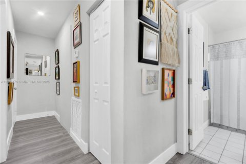 Villa ou maison à vendre à Wilton Manors, Floride: 3 chambres, 117.06 m2 № 1923006 - photo 18
