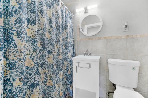Villa ou maison à vendre à Wilton Manors, Floride: 3 chambres, 117.06 m2 № 1923006 - photo 28