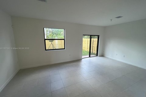Townhouse in Homestead, Florida 4 bedrooms, 169.08 sq.m. № 1823595 - photo 10