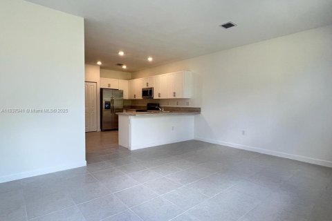 Townhouse in Homestead, Florida 4 bedrooms, 169.08 sq.m. № 1823595 - photo 6