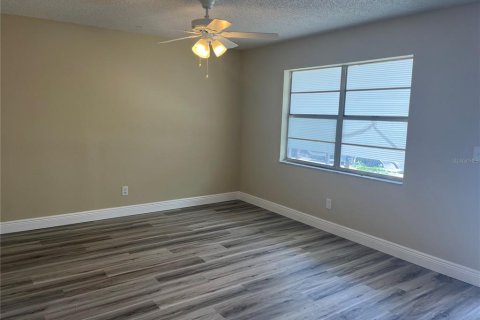Condo in Tampa, Florida, 1 bedroom  № 2209825 - photo 3
