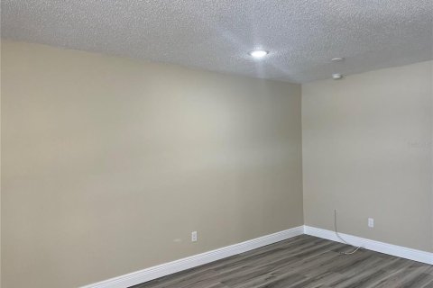 Condo in Tampa, Florida, 1 bedroom  № 2209825 - photo 5