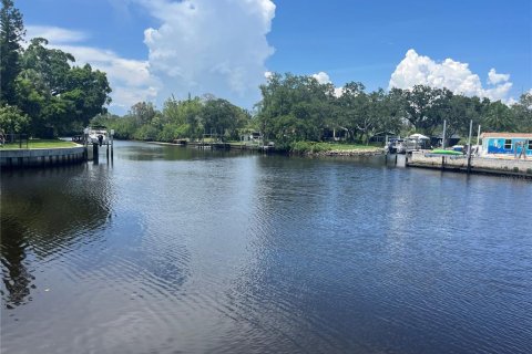 Condo in Tampa, Florida, 1 bedroom  № 2209825 - photo 27