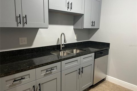 Condo in Tampa, Florida, 1 bedroom  № 2209825 - photo 7