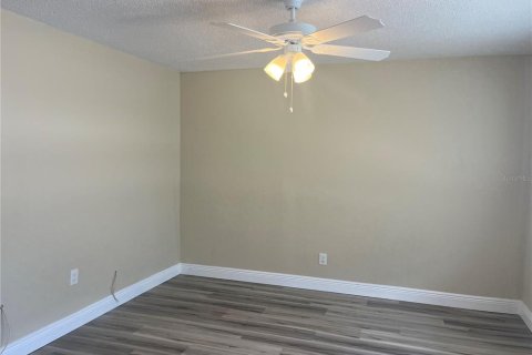 Condo in Tampa, Florida, 1 bedroom  № 2209825 - photo 4