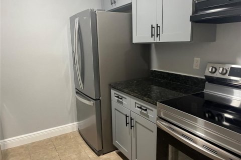 Condo in Tampa, Florida, 1 bedroom  № 2209825 - photo 8