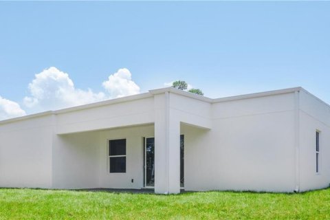 House in Deltona, Florida 4 bedrooms, 148.27 sq.m. № 2429613 - photo 12