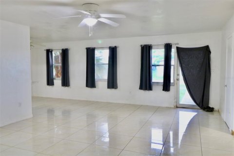 Casa en venta en Port Charlotte, Florida, 3 dormitorios, 134.34 m2 № 1902411 - foto 8