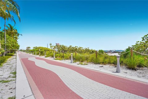 Condominio en venta en Miami Beach, Florida, 53.33 m2 № 1860396 - foto 15