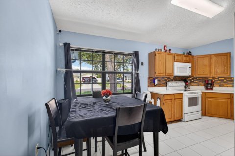 Casa en venta en Port St. Lucie, Florida, 3 dormitorios, 113.53 m2 № 2260134 - foto 19