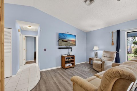 Casa en venta en Port St. Lucie, Florida, 3 dormitorios, 113.53 m2 № 2260134 - foto 12