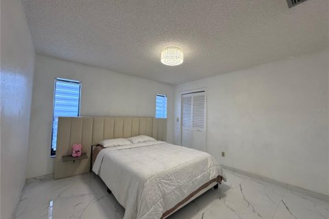 Villa ou maison à vendre à Weeki Wachee, Floride: 3 chambres, 207.26 m2 № 1916562 - photo 24