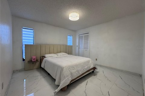 Villa ou maison à vendre à Weeki Wachee, Floride: 3 chambres, 207.26 m2 № 1916562 - photo 25