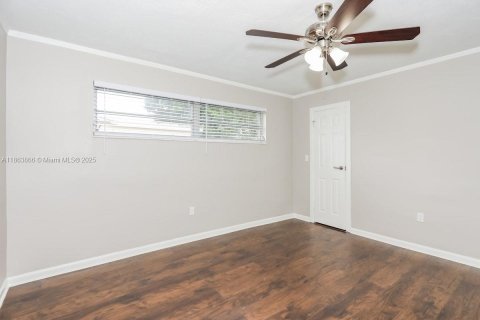 House in Sunrise, Florida 2 bedrooms, 111.48 sq.m. № 1891735 - photo 12