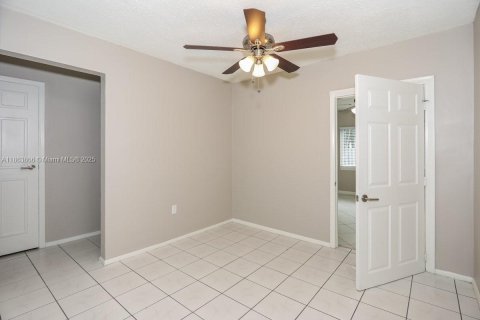 House in Sunrise, Florida 2 bedrooms, 111.48 sq.m. № 1891735 - photo 10