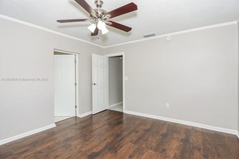 House in Sunrise, Florida 2 bedrooms, 111.48 sq.m. № 1891735 - photo 13