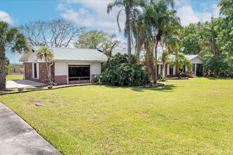 Villa ou maison à vendre à Moore Haven, Floride: 4 chambres, 251.39 m2 № 2146702 - photo 5