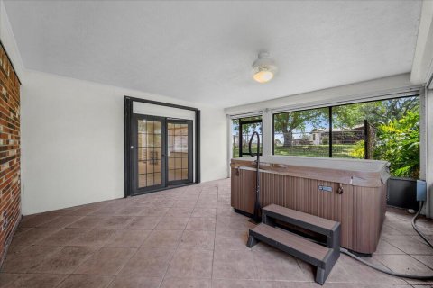 Villa ou maison à vendre à Moore Haven, Floride: 4 chambres, 251.39 m2 № 2146702 - photo 9