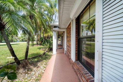 Villa ou maison à vendre à Moore Haven, Floride: 4 chambres, 251.39 m2 № 2146702 - photo 7