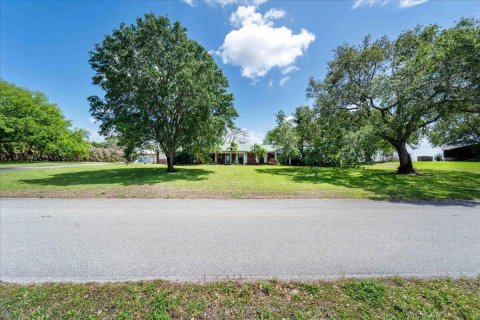 Villa ou maison à vendre à Moore Haven, Floride: 4 chambres, 251.39 m2 № 2146702 - photo 4