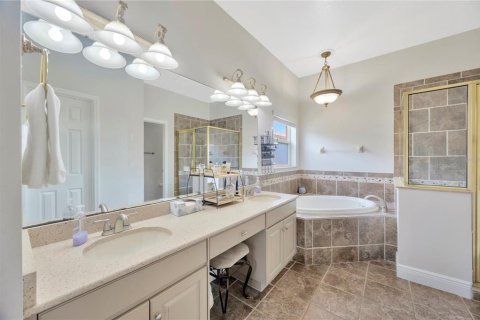 House in Wesley Chapel, Florida 4 bedrooms, 232.91 sq.m. № 1807493 - photo 12