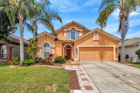 House in Wesley Chapel, Florida 4 bedrooms, 232.91 sq.m. № 1807493 - photo 1